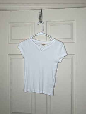 Madewell white ribbed v-neck tee in XS supima cotton